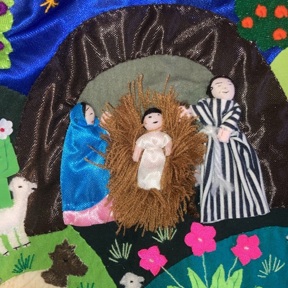 Exquisite Handmade In Peru CIAP Christmas Tree Skirt - Picture 4 of 17